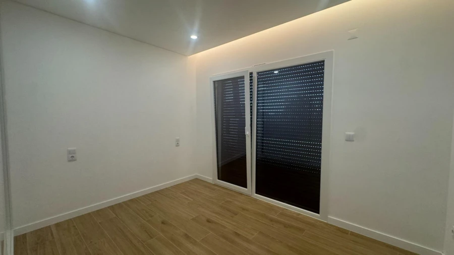 Moradia T4 para Venda em Fernao Ferro Foto 10