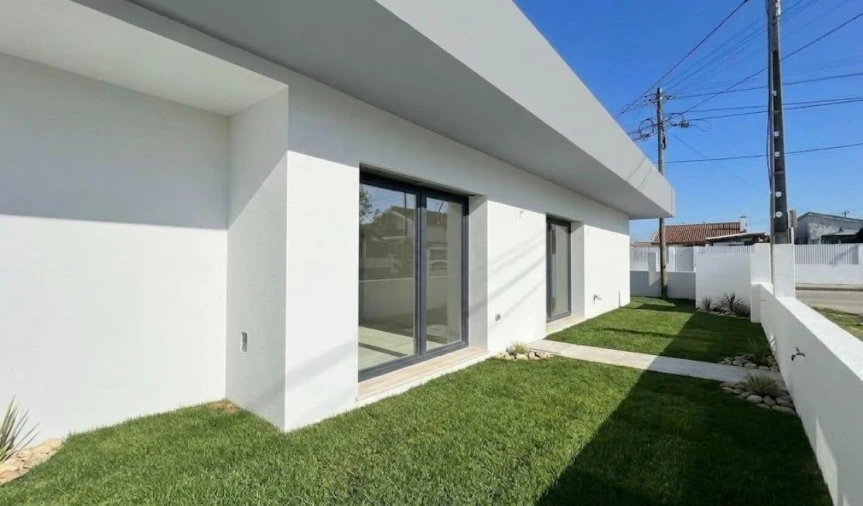 Moradia T4 para Venda em Fernao Ferro Foto 3