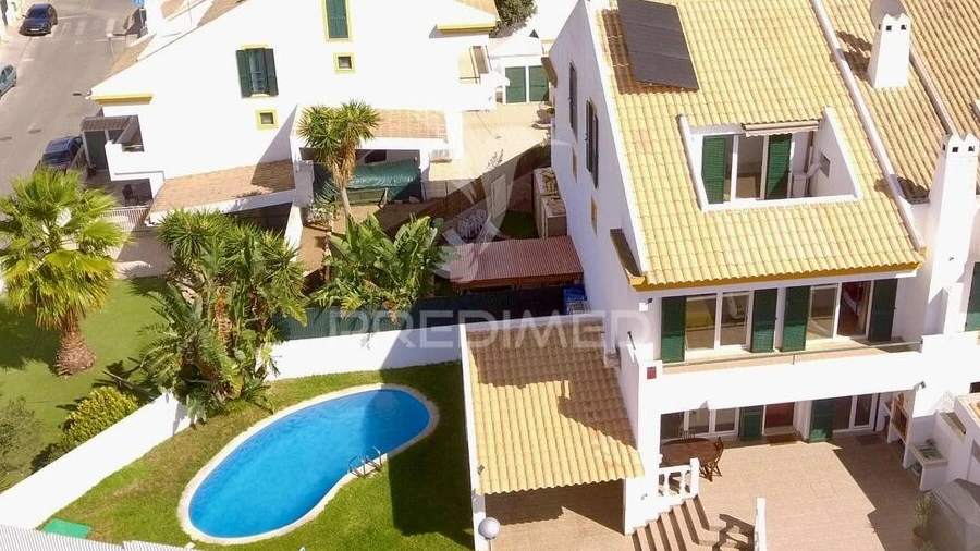 Moradia T3 para Venda em Albufeira e Olhos de Água