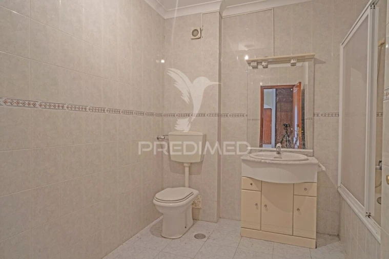 Apartamento T2 para Venda em Algueirão-Mem Martins Foto 15