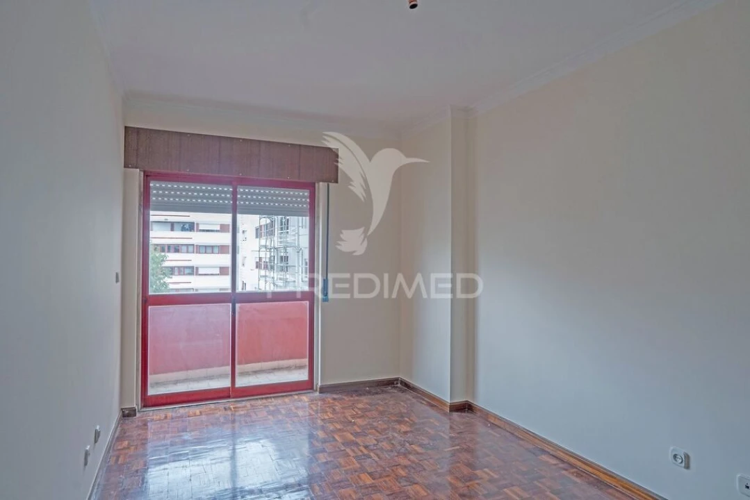 Apartamento T2 para Venda em Algueirão-Mem Martins Foto 7
