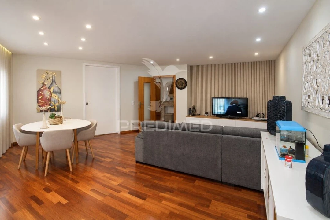 Apartamento T3 para Venda em Pedrouços Foto 4