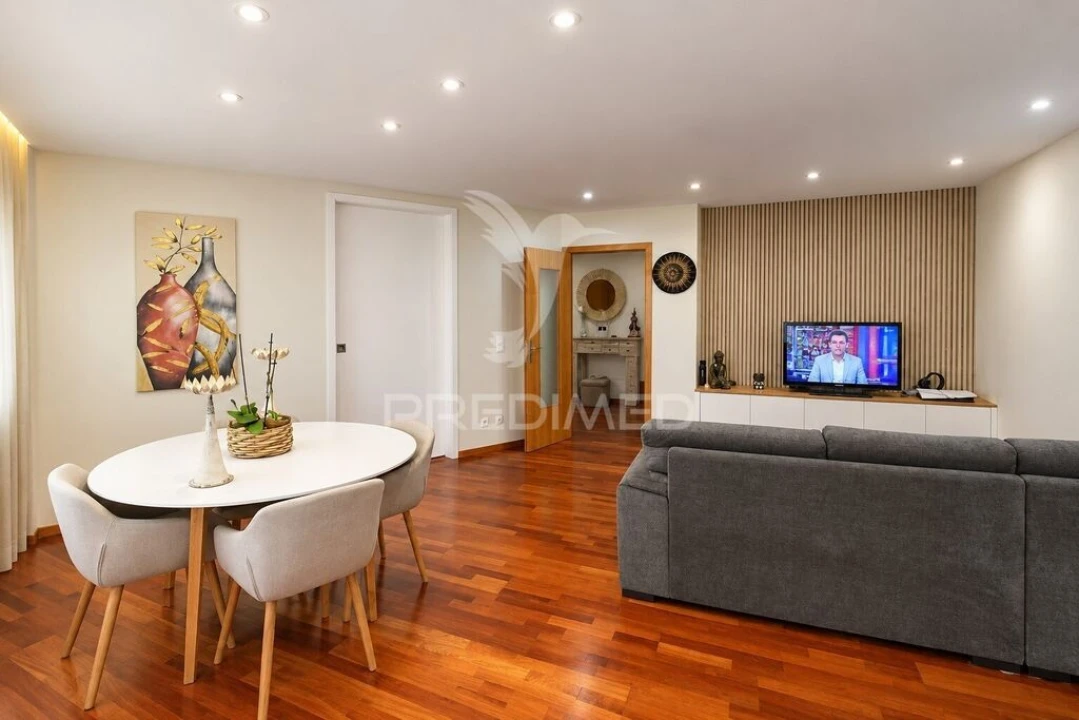 Apartamento T3 para Venda em Pedrouços Foto 3