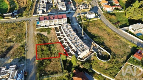Terreno para Venda em Fonte Arcada e Oliveira