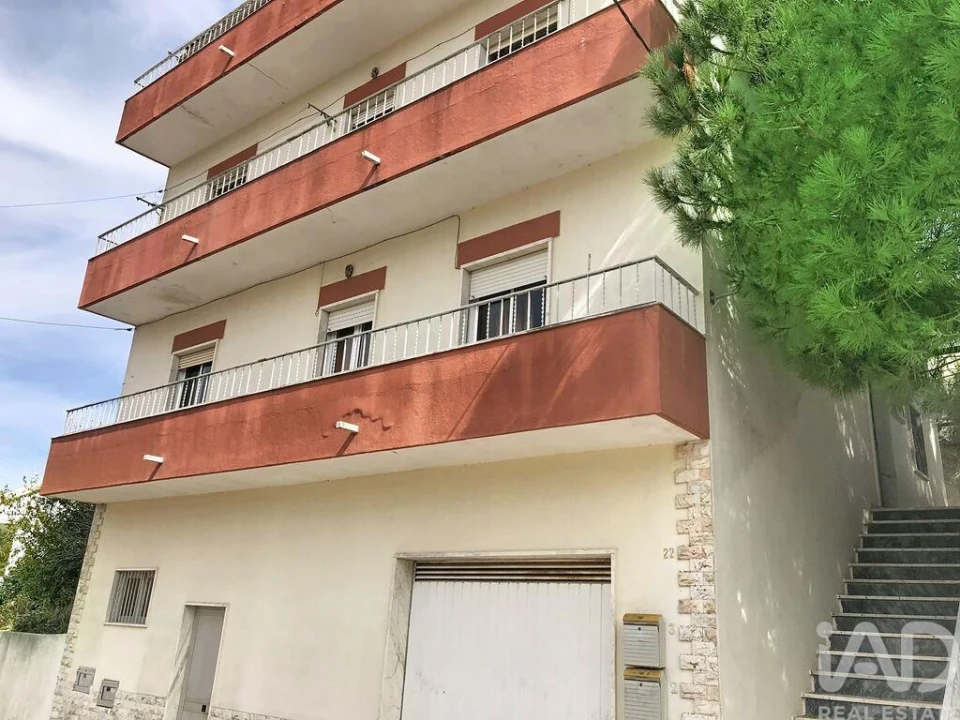 Prédio para Venda em Ramada e Caneças Foto 2
