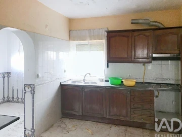 Prédio para Venda em Ramada e Caneças