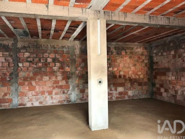 Prédio para Venda em Ramada e Caneças