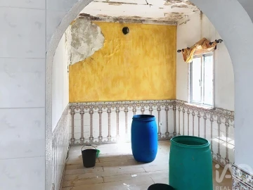Prédio para Venda em Ramada e Caneças