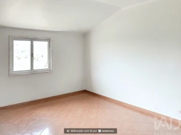 Prédio para Venda em Ramada e Caneças