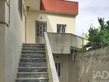 Prédio para Venda em Ramada e Caneças