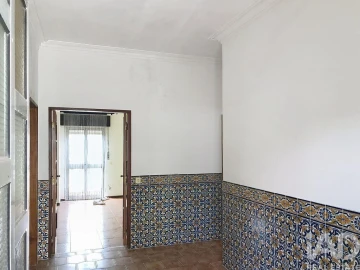 Prédio para Venda em Ramada e Caneças