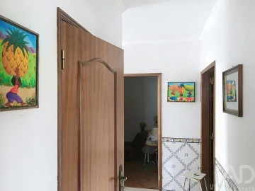 Prédio para Venda em Ramada e Caneças