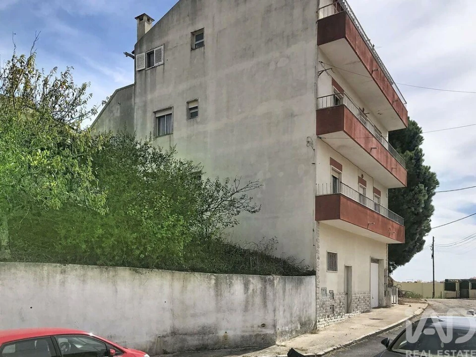 Prédio para Venda em Ramada e Caneças Foto 3