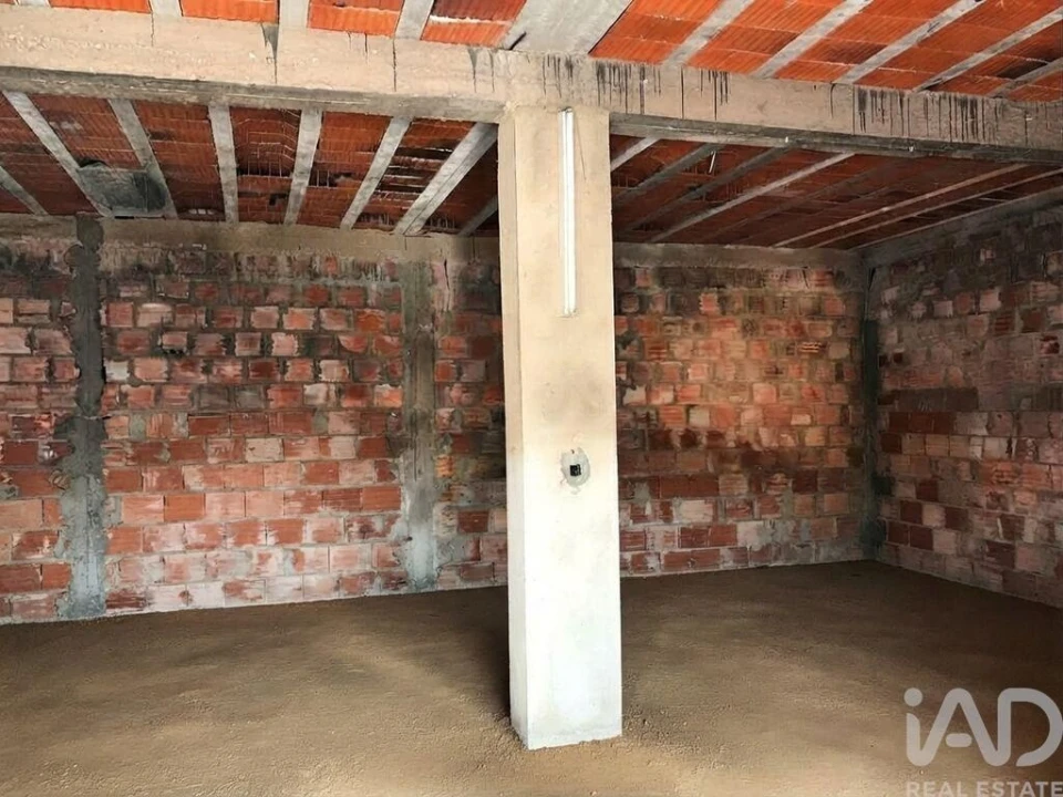 Prédio para Venda em Ramada e Caneças Foto 38