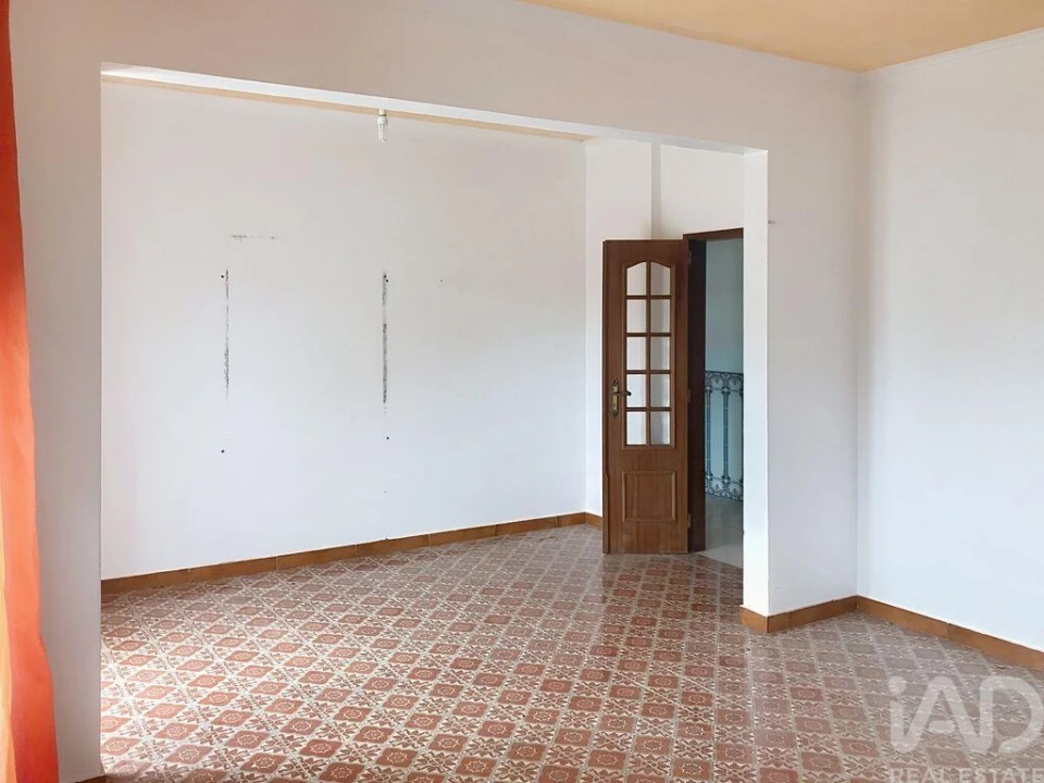 Prédio para Venda em Ramada e Caneças Foto 18