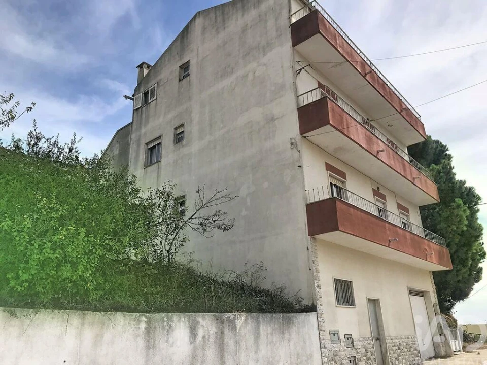 Prédio para Venda em Ramada e Caneças Foto 1