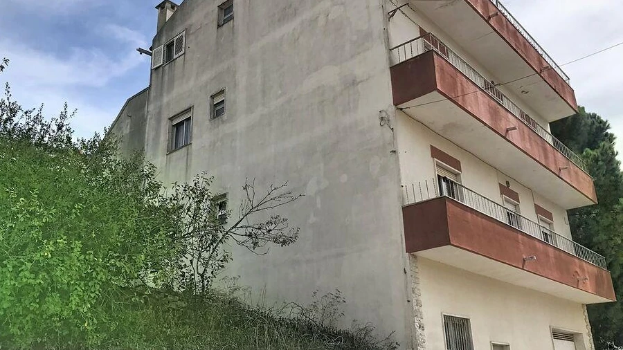 Prédio para Venda em Ramada e Caneças