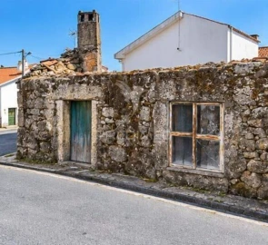 Moradia T2 para Venda em Teixoso e Sarzedo