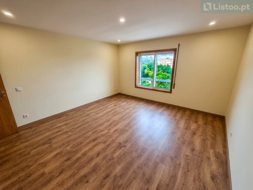 Apartamento T2 para Venda em Paranhos Foto 11
