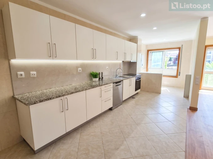 Apartamento T2 para Venda em Paranhos Foto 5