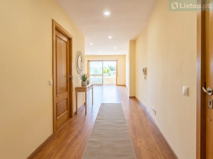 Apartamento T2 para Venda em Paranhos Foto 3