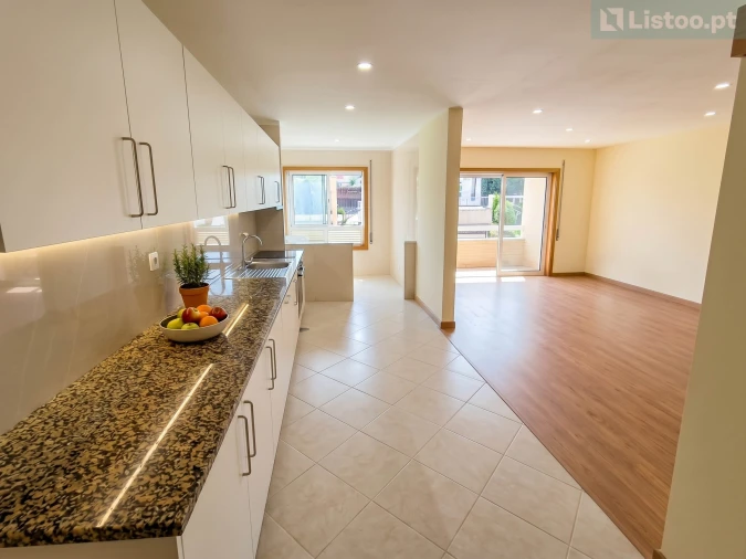 Apartamento T2 para Venda em Paranhos Foto 4