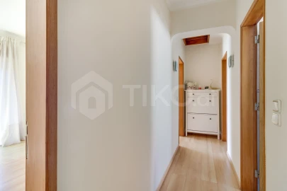 Moradia T4 para Venda em Carnaxide e Queijas