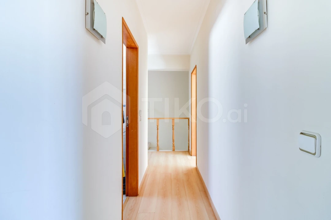 Moradia T4 para Venda em Carnaxide e Queijas Foto 36