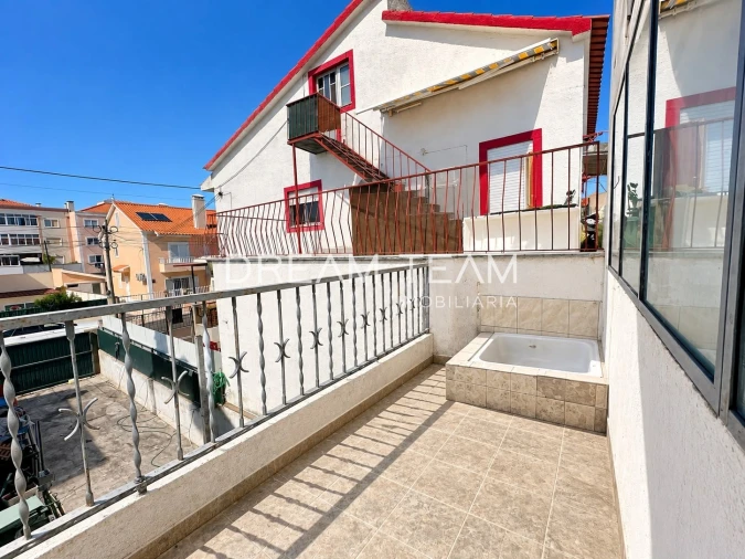 Moradia T3 para Venda em Quinta do Conde Foto 15