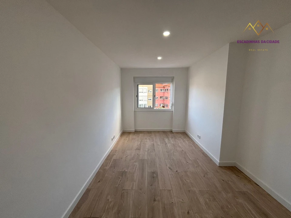 Apartamento T3 para Venda em Odivelas Foto 4