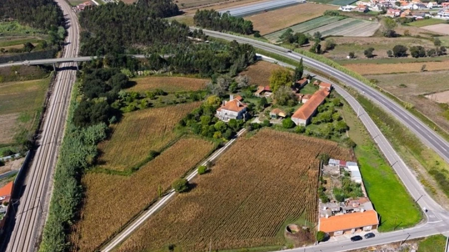 Moradia T7 para Venda em Oliveirinha