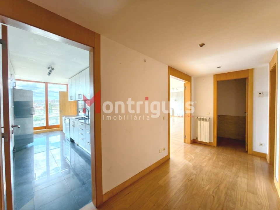 Apartamento T4 para Venda em Parque das Nações Foto 7