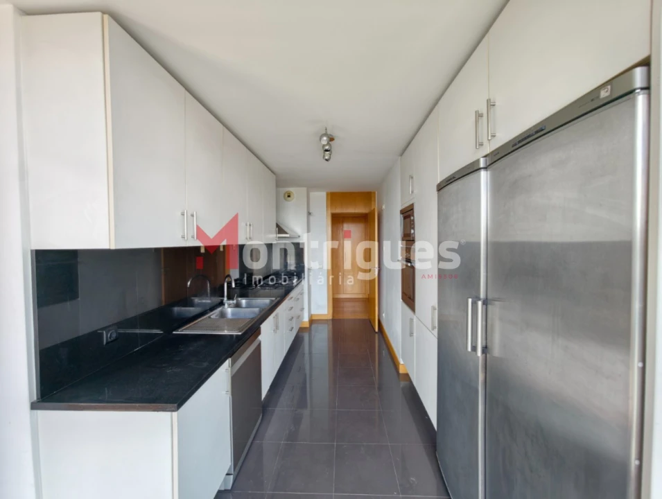 Apartamento T4 para Venda em Parque das Nações Foto 12