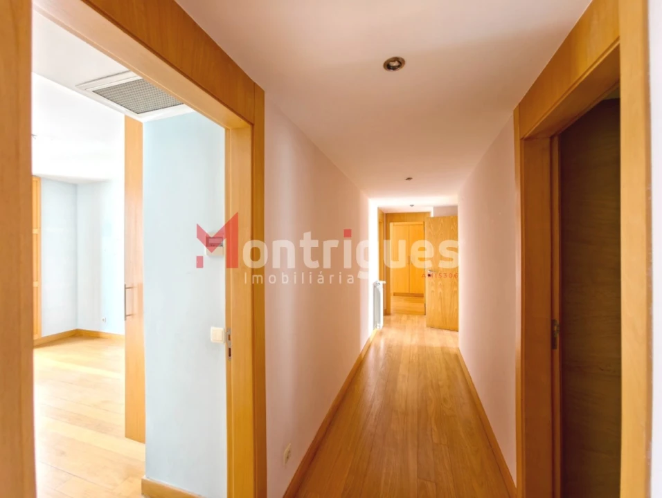 Apartamento T4 para Venda em Parque das Nações Foto 17