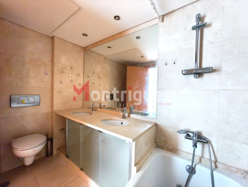 Apartamento T4 para Venda em Parque das Nações Foto 30