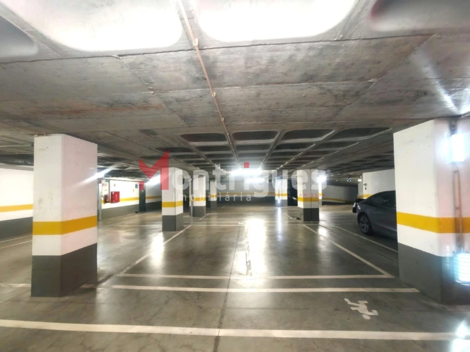 Apartamento T4 para Venda em Parque das Nações Foto 32