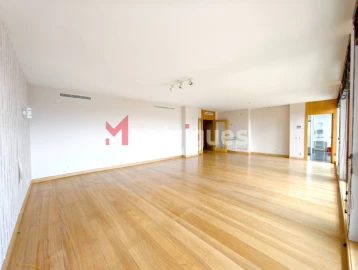 Apartamento T4 para Venda em Parque das Nações