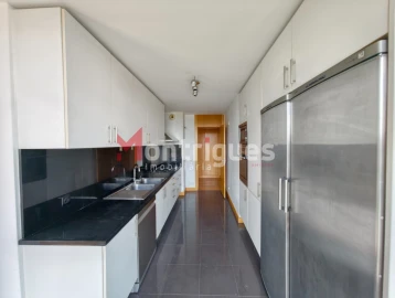 Apartamento T4 para Venda em Parque das Nações