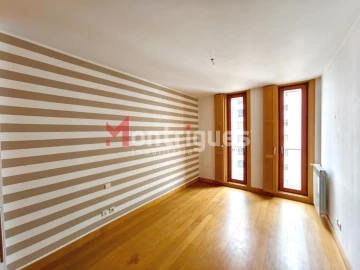 Apartamento T4 para Venda em Parque das Nações