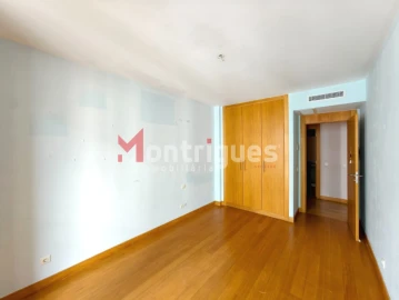 Apartamento T4 para Venda em Parque das Nações