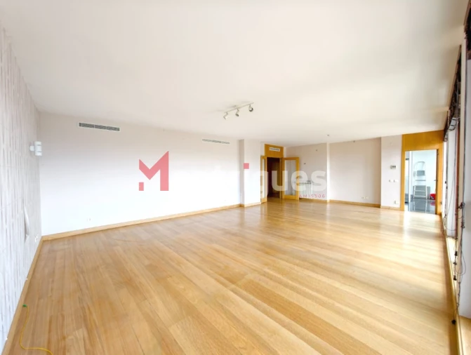 Apartamento T4 para Venda em Parque das Nações Foto 11
