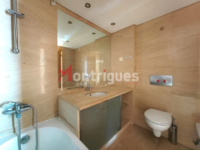 Apartamento T4 para Venda em Parque das Nações Foto 24