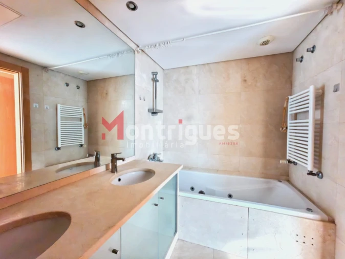 Apartamento T4 para Venda em Parque das Nações Foto 29