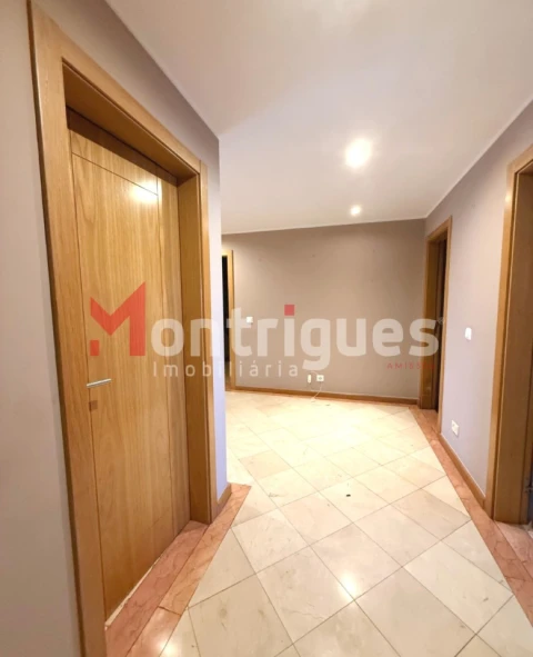 Apartamento T4 para Arrendamento em Parque das Nações