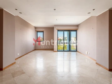 Apartamento T4 para Arrendamento em Parque das Nações
