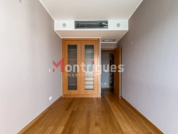 Apartamento T4 para Arrendamento em Parque das Nações