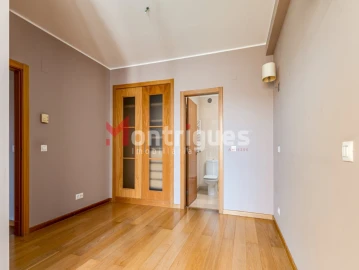 Apartamento T4 para Arrendamento em Parque das Nações