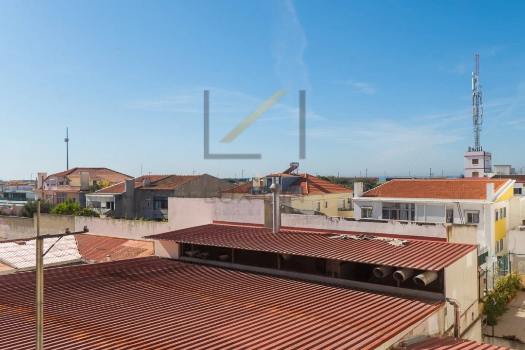 Apartamento T2 para Venda em Costa da Caparica Foto 25