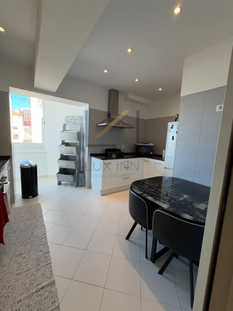 Apartamento T2 para Venda em Costa da Caparica Foto 2