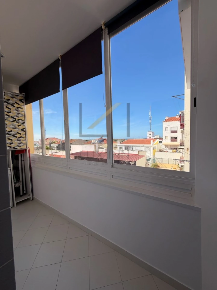 Apartamento T2 para Venda em Costa da Caparica Foto 11